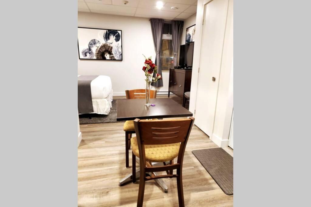 Cozy Sweet Studio #5, Only 10 Min To D.T. Ottawa Gatineau Bagian luar foto