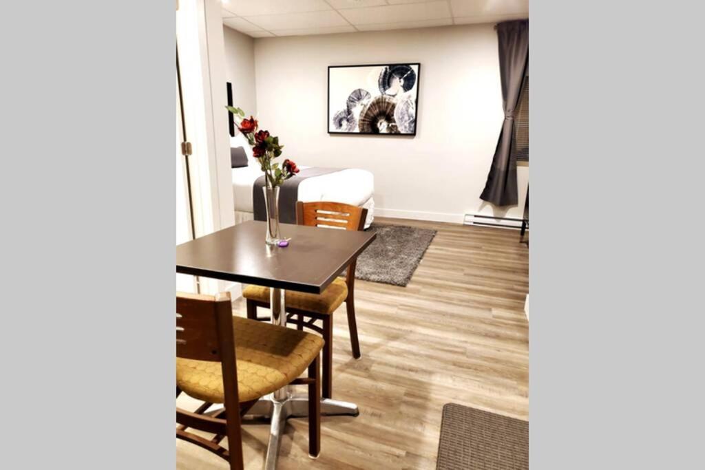 Cozy Sweet Studio #5, Only 10 Min To D.T. Ottawa Gatineau Bagian luar foto